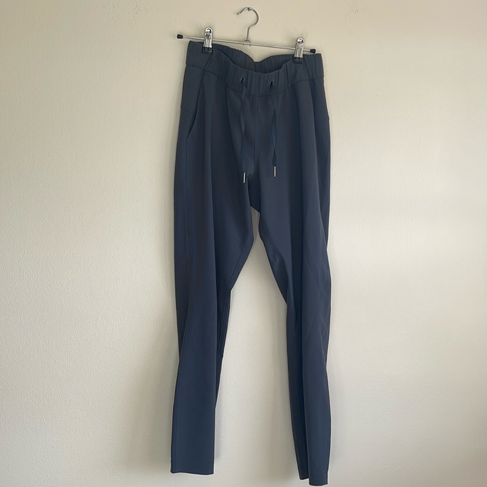 Lululemon on the fly 28” woven pant